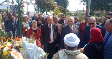 وزير الرى ومحافظ القليوبية يفتتحان معرض زهور الربيع بالقناطر الخيرية ..صور