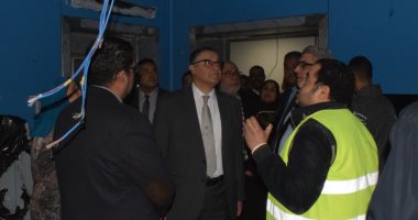 صور.. رئيس جامعة بنها يوجه بسرعة إنهاء تركيب المصاعد الجديدة بالمستشفى الجامعى