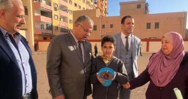 مدير تعليم الإسماعيلية: معسكر لتجميل المدارس ونواجه "كورونا" بالرسم.. صور
