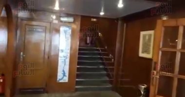 انفراد.. أول صور للباخرة السياحية بعد اكتشاف 12 مصريًا يحملون فيروس كورونا على متنها.. الفندق العائم تحرك من أسوان للأقصر يوم الخميس وضمن ممتلكات عائلة بطرس غالى.. وسائحة تايوانية سبب نقل العدوى