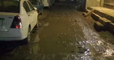 سكان شبرا الخيمة بالقليوبية يتضررون من عدم وجود صرف صحى