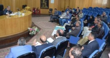 تعرف على الوصايا الـ10 لمحافظ المنيا لرؤساء المراكز والقرى 