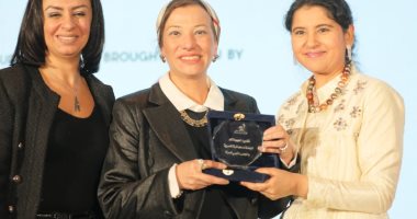 صور.. وزيرة البيئة: المرأة المصرية تحقق نجاحات فى أى منصب تتولاه