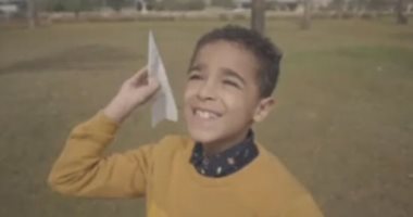 "بابا حبيبى".. نجل شهيد يوجه رسالة لوالده: "زمايلك جابوا حقك".. فيديو