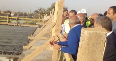 وزير النقل يتابع أعمال تنفيذ محور سمالوط فى المنيا بتكلفة 1.5 مليار جنيه