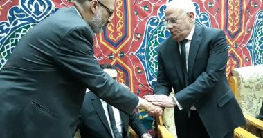 محافظ بورسعيد يشارك فى عزاء "الفدائية زينب الكفراوي".. صور