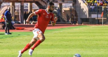 فايلر يستفسر من طبيب الأهلى عن تطورات إصابة عمرو السولية