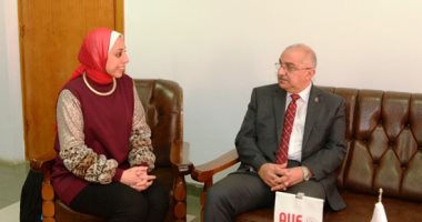رئيس جامعة أسيوط: مراكز تعليم اللغات تقوم بدور مهم فى التعريف بتراث الشعوب