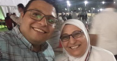 فى اليوم العالمى للمرأة.. قارئ لوالدته: "كانت بتصرف مرتبها كله لعلاجى"