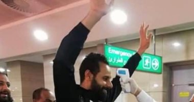 جنش يخطف الأضواء بسبب حركة كشف "كورونا" بعد العودة من تونس