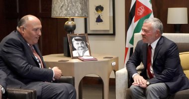 سامح شكرى يلتقى العاهل الأردنى فى مستهل جولة عربية خارجية