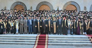 رئيس جامعة الزقازيق يشهد حفل تخرج الدفعة 45 بكلية الطب البشرى