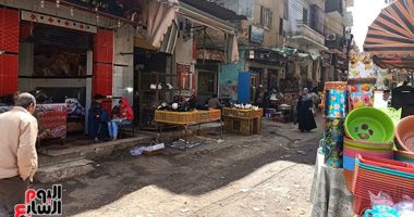 ذبح الطيور خارج المجازر ووسط الشوارع يهدد أهالى مدينة شبين الكوم.. مطالب بزيادة الرقابة على أصحاب المحلات للحد من انتشار الأمراض.. الطب البيطرى: الطيور المذبوحة بالمحلات قد تكون تحمل فيروسات ولجان يومية للرقابة