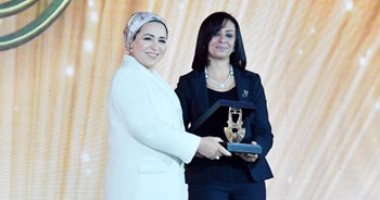 قرينة الرئيس تشارك فى احتفالية المرأة المصرية أيقونة النجاح وتكرم نماذج نسائية رائدة (فيديو وصور)
