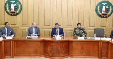 محافظ المنوفية يشدد على رؤساء الوحدات المحلية بسرعة الانتهاء من المشروعات