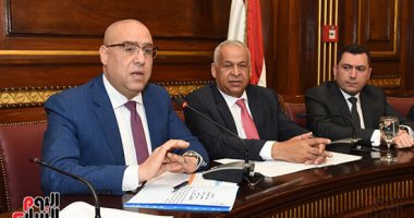 الإسكان: بيع الأراضى الصناعية التابعة للمجتمعات العمرانية بسعر المرافق فقط