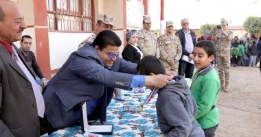 صور.. تكريم نجلى الشهيد أحمد محمد بمناسبة الاحتفال بيوم الشهيد فى بنى سويف