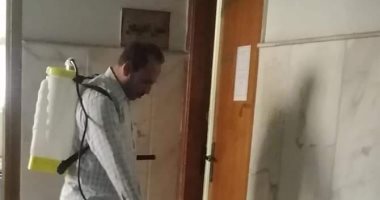 جامعة القاهرة تعقم القاعات والمدرجات للوقاية من فيروس كورونا ..صور