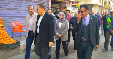 صور.. محافظ الشرقية يقود حملة مكبرة لإزالة الإشغالات فى بلبيس