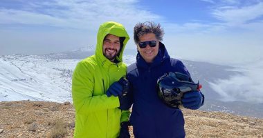 من أعلى جبل فى لبنان.. راغب علامة مع خالد نجله فى رحلة تسلق