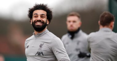 ليفربول ضد أتلتيكو مدريد.. الابتسامة تزين وجه محمد صلاح بالتدريبات الأخيرة "صور"