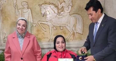 بطلة رفع الأثقال تناشد وزير الرياضة للمشاركة فى طوكيو بالـ"بيبرتايت"