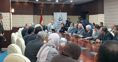 الإسكان: 150 أتوبيسا مميزا غرب وشرق القاهرة و7 خطوط بأكتوبر وزايد 