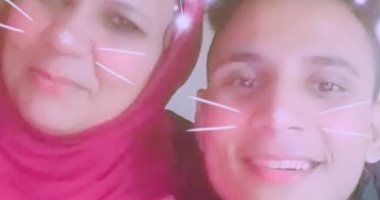 فى شهر المرأة.. قارئ لوالدته: اطيب قلب يا ست الكل 