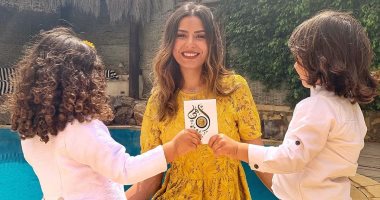 هدية عيد الأم مبكرا من شريف رمزي وأبنائه لزوجته.. وتعلق: حبيت كل تفصيلة فيها