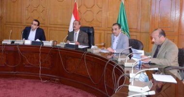 محافظ الإسماعيلية: تفعيل دور المراكز التكنولوجية وخطة لتطهير الترع والمصارف.. صور