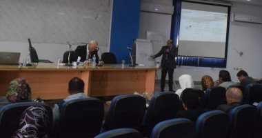 صور.. ورشة عمل للتدريب على التقديم الإلكترونى لجائزة التميز الحكومى بجامعة بنها