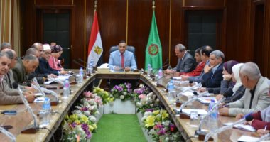 فيروس كورونا والطقس السيئ أبرز الملفات خلال اجتماع محافظ الدقهلية ومسئولى مديريات الخدمات
