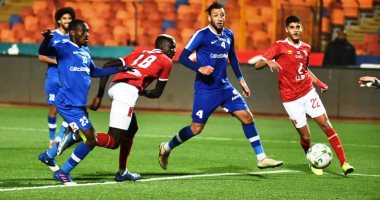فيديو.. عمرو السولية يتعادل للاهلي امام سموحة من ركلة جزاء بقرار من الـ var 
