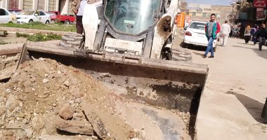 صور.. أعمال نظافة ورفع الإشغالات أمام مديرية التعليم بكفر الشيخ
