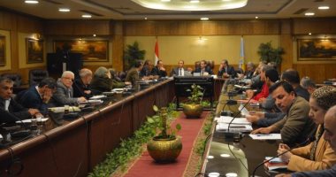 محافظ الغربية يناقش طلبات المواطنين بالمحافظة 