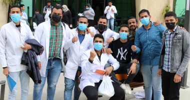 غرفتا عزل ومسح حرارى للطلاب وهيئة التدريس بجامعة النهضة للوقاية من كورونا