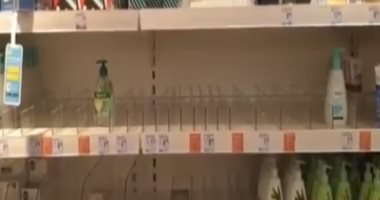 ألمانيا تعانى نفاذ معقمات اليدين من متاجر وسط برلين بسبب مخاوف كورونا..فيديو