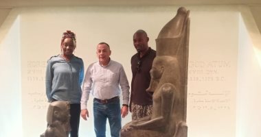 النجم العالمى جيمى جون والمخرجة الفرنسية ميمونة نداى فى متحف الأقصر.. صور