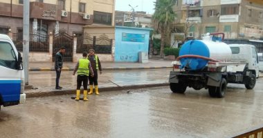 فيديو.. سحب تراكمات المياه من شوارع الخانكة مع استمرار هطول الأمطار فى القليوبية