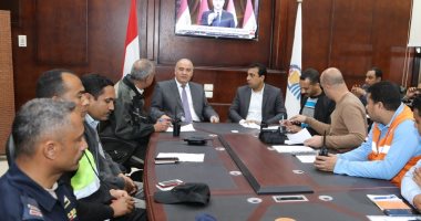 مصرع طفل وانهيار 5 منازل وسقوط 16 عامود كهرباء ومئذنتين بقنا بسبب الطقس