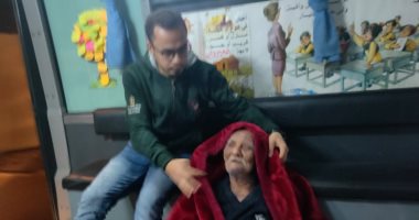 صور.. التضامن: إنقاذ 3 مواطنين بلامأوى ونقلهم لدور رعاية
