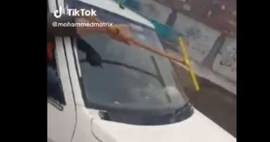 "عوامة ومساحة أرضيات".. أبرز اللقطات الكوميدية للمصريين مع الأمطار.. فيديو
