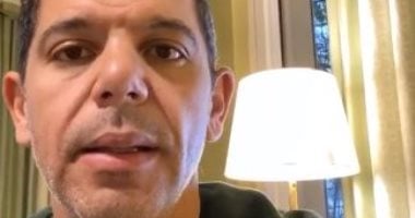 كان نفسه فى شتاء أوروبى.. رامى إمام بيلم مياه الأمطار بـ"الطشت" من بيته.. فيديو