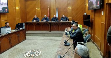 محافظ القاهرة يترأس غرفة عمليات العاصمة لمواجهة الأمطار.. صور 
