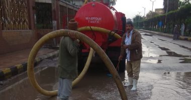 صور.. طوارئ فى المحافظات بسبب سوء الأحوال الجوية.. التنمية المحلية توجه بانتشار فرق الطوارئ والتدخل السريع في الشوارع.. وتخصيص أماكن للإيواء فى كل محافظة.. وخفض مناسيب الترع.. وإلغاء إجازات العاملين في المحليات
