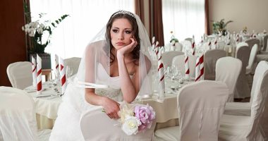 عروس تهدد ضيوفها: "ستموتون إذا فاتكم حفل زفافى".. اعرف رد متابعيها