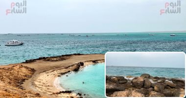 "الغيوم والبحر" لوحة فنية على شواطئ البحر الأحمر.. المياه ذات الألوان الزاهية تجبرك على التقاط صور تذكارية.. وشاطئ فلفلة يجذب زائرى المدينة.. ومن هنا ترى الغردقة كاملة والجزر البحرية واللنشات السياحية.. صور