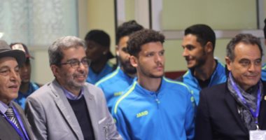الرجاء البيضاوى يستقبل بعثة الإسماعيلى بالورود ولافتات الترحيب فى المغرب.. صور