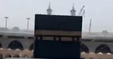مع اقتراب شهر رمضان.. شئون الحرمين تكثف أعمال تنظيف وتعقيم الكعبة المشرفة