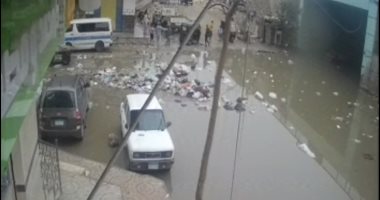 قارئ يناشد حى البساتين برفع تجمعات القمامة والأمطار بجوار دائرى المعادى